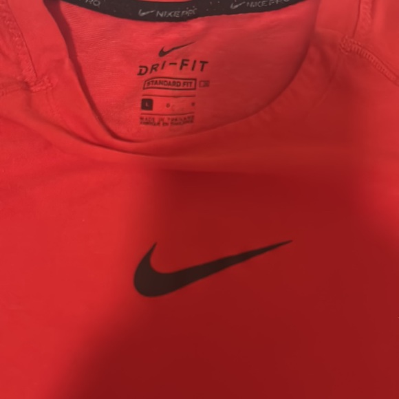 Nike pro workout shirt - Picture 2 of 3